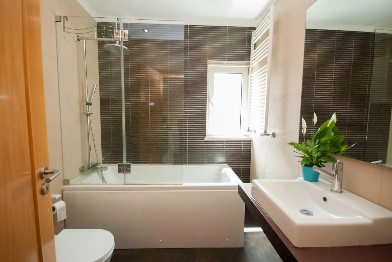 Binny'S House Cascais - Renting Rooms Not The Whole House Alcabideche 0*,  Portugal